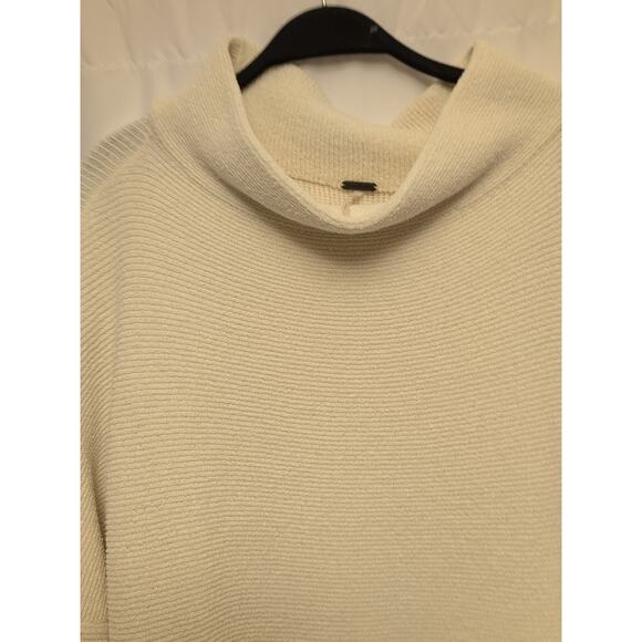 Free People XS Ivory rough feel big neck size sweater Boho Oversized - Picture 4 of 12